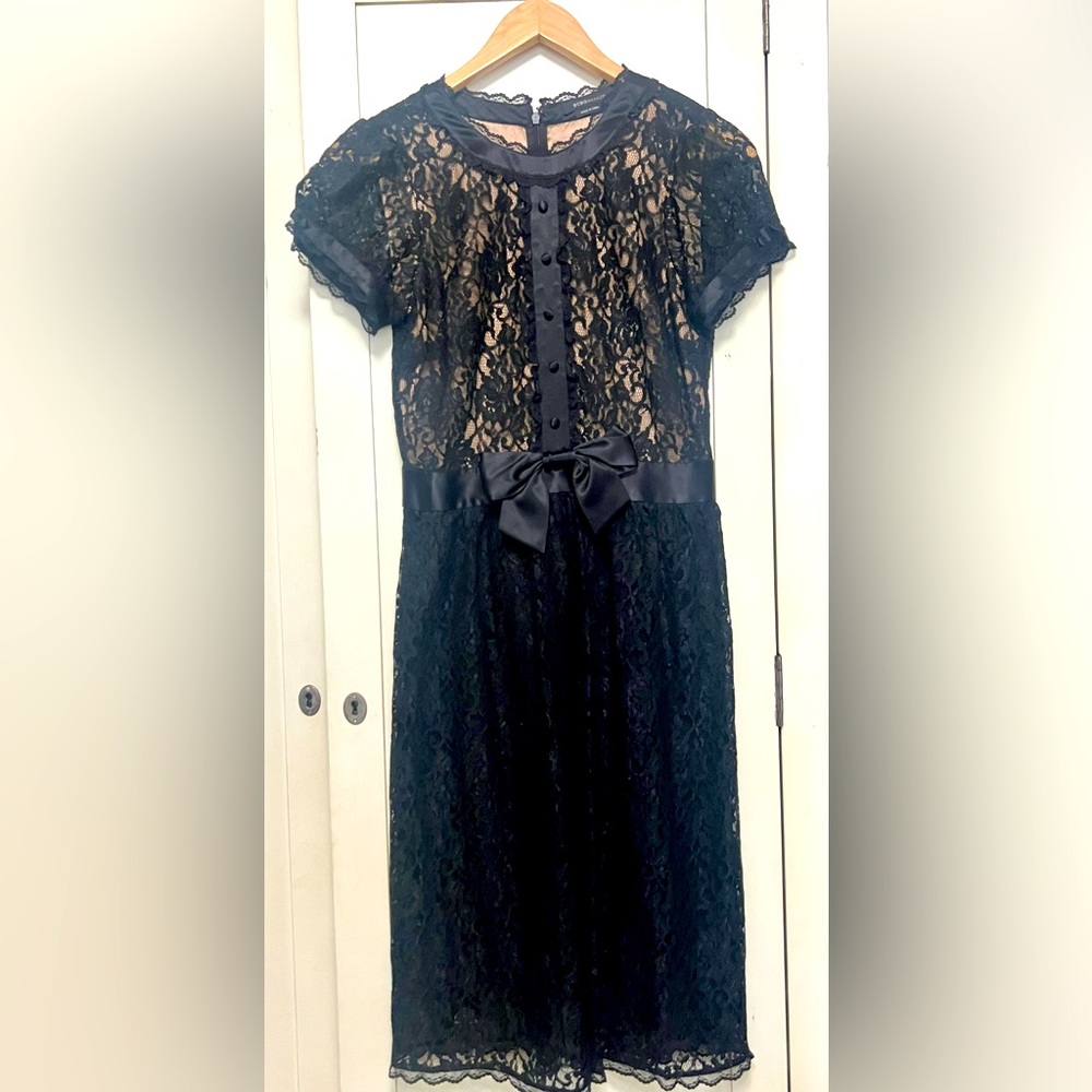 *NWT* BCBG Lace Midi Dress Size 4, Charmeuse Silk Details
